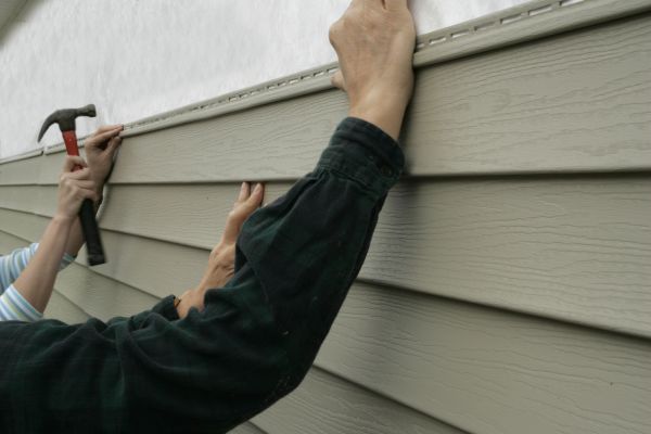 Cost of Insulated Siding Installation in Bloomington