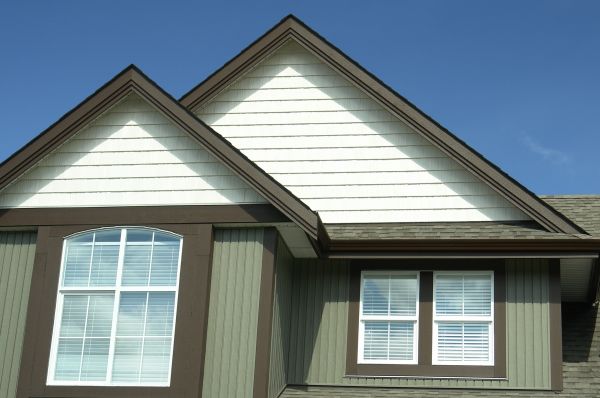 Cost of Vertical Vinyl Siding Repair in Bloomington